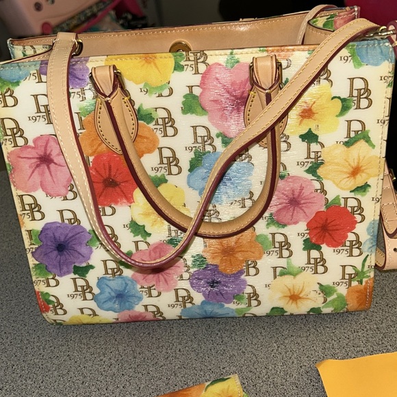 Dooney & Bourke Coated Floral Print Janine Satchel-5 Pieces included/bundle - Picture 9 of 17